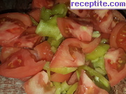 снимка 3 към рецепта Салата от пресни сурови чушки и домати