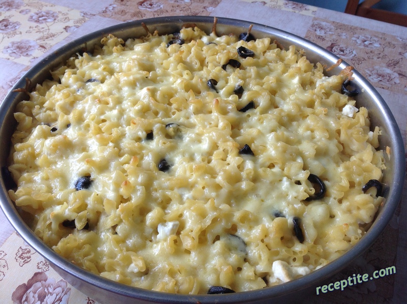 Снимки към Макарони на фурна с яйца и сирене