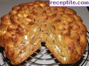 снимка 5 към рецепта Пикантен кекс с луканка