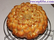 снимка 4 към рецепта Пикантен кекс с луканка