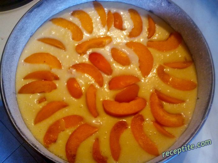 Снимки към Сладкиш с кайсии и сметана