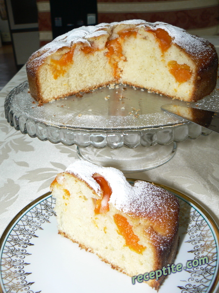 Снимки към Сладкиш с кайсии и кисело мляко