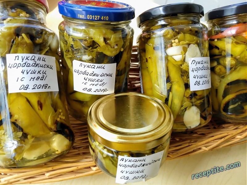Снимки към Мариновани люти чушки