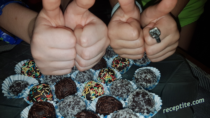 Снимки към Бонбони *Орехови фурми*