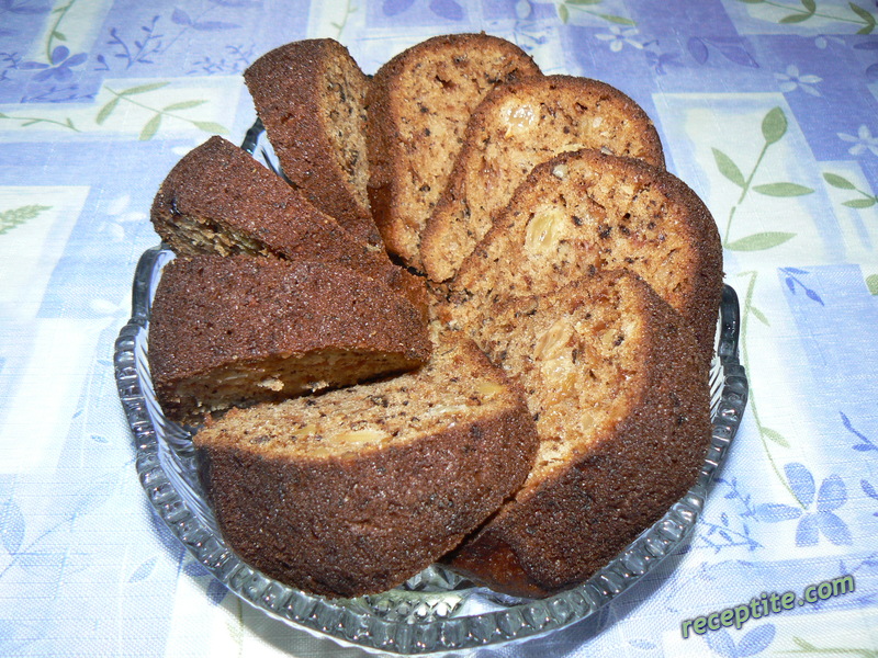 Снимки към Ябълков кекс с ядки и стафиди