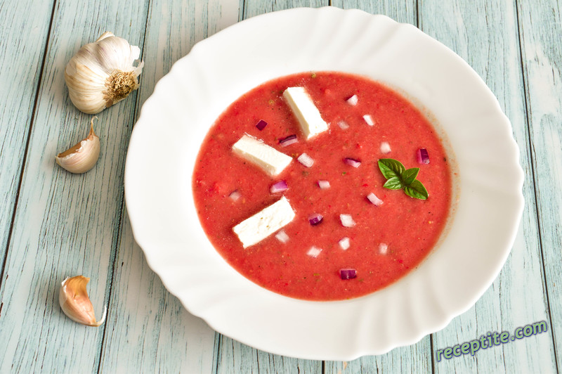 Снимки към Гаспачо със сирене