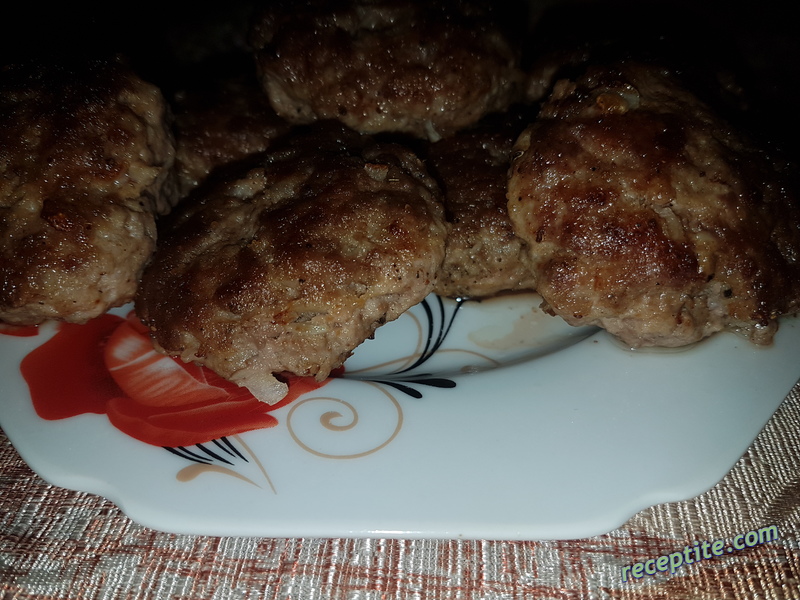 Снимки към Кюфтета от тиквички с кайма