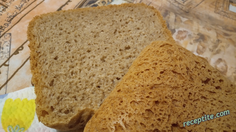 Снимки към Пълнозърнест хляб в хлебопекарна