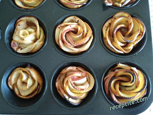 Снимки към Сладки рози от бутер тесто