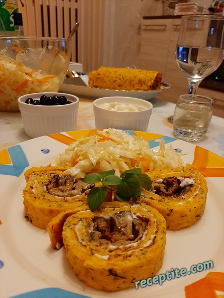 Снимки към Руло от тиквички с месна или безмесна плънка