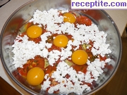 снимка 2 към рецепта Яйца на фурна върху червени домати