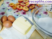 снимка 1 към рецепта Обърнат сладкиш с карамелизирани сливи