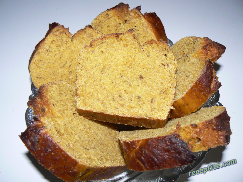 Снимки към Хляб с тиква, жълто сирене и подправки