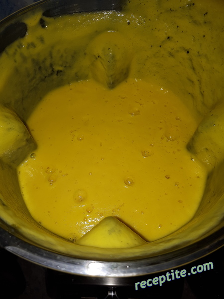 Снимки към Пикантна крем супа с тиква и карфиол