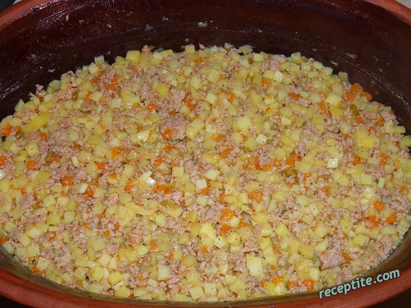 Снимки към Мусака в гювеч