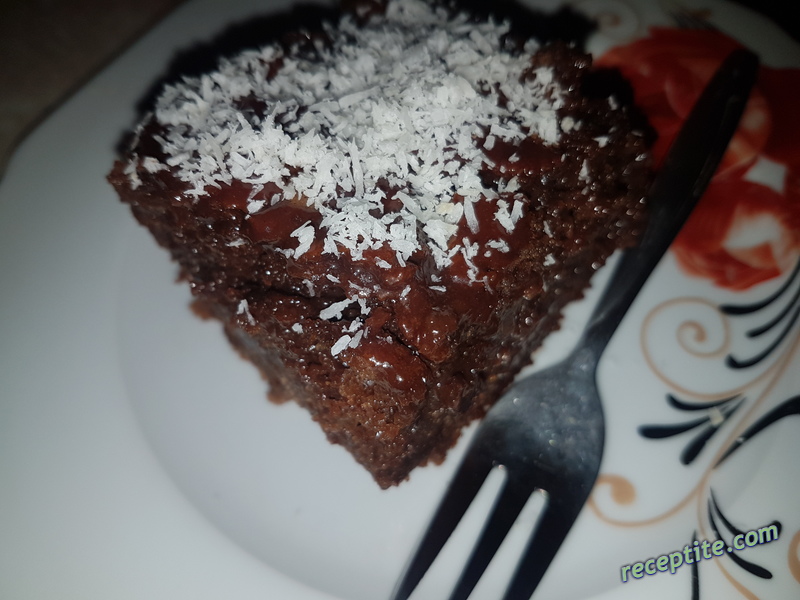 Снимки към Сочен какаов кекс