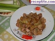 снимка 2 към рецепта Свински пръжки с лук