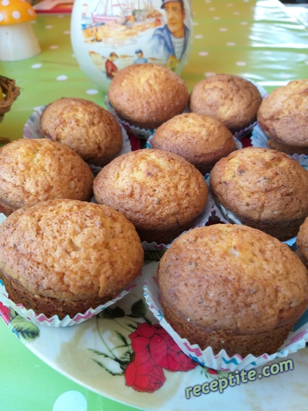Снимки към Мъфини с череши, сирене и портокалови корички