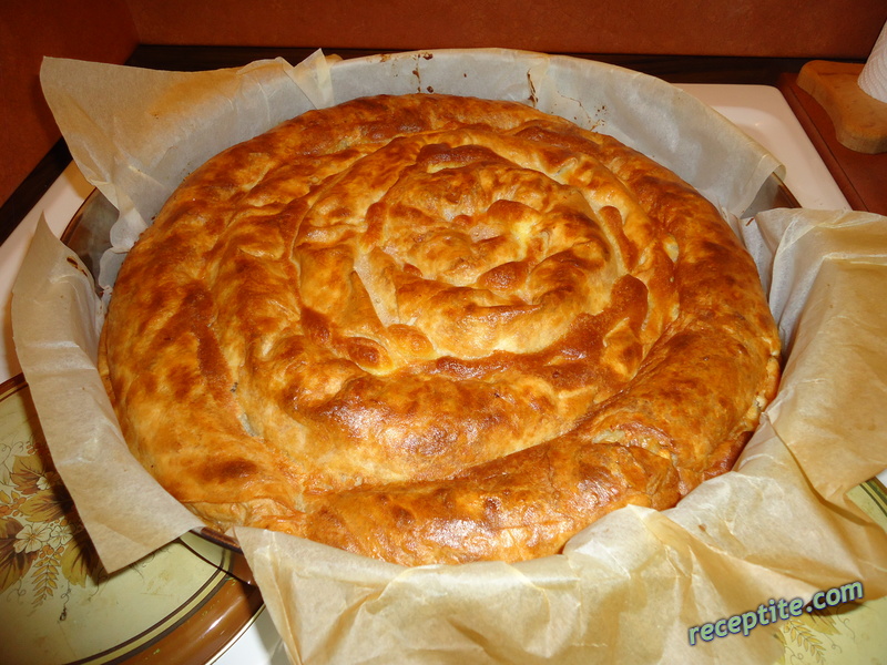 Снимки към Баница с готови кори на баба Мария