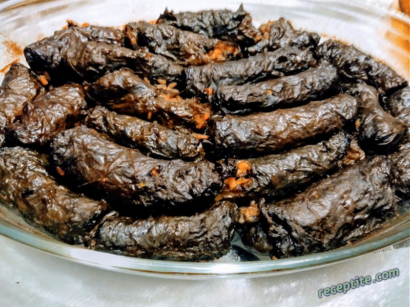 Снимки към Лозови сарми с яйца
