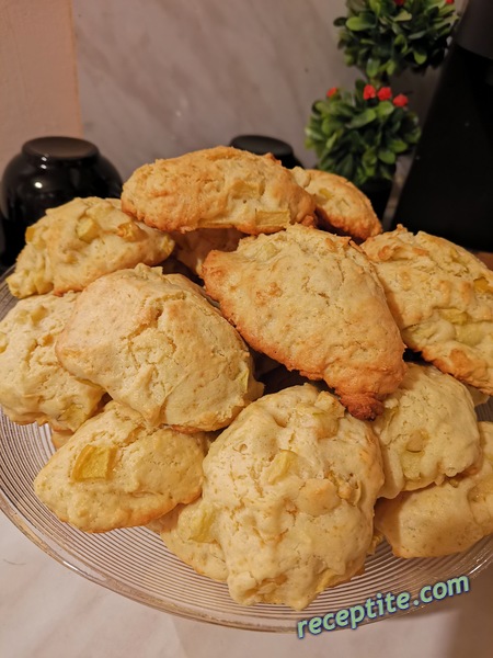 Снимки към Рошави бисквити с ябълки