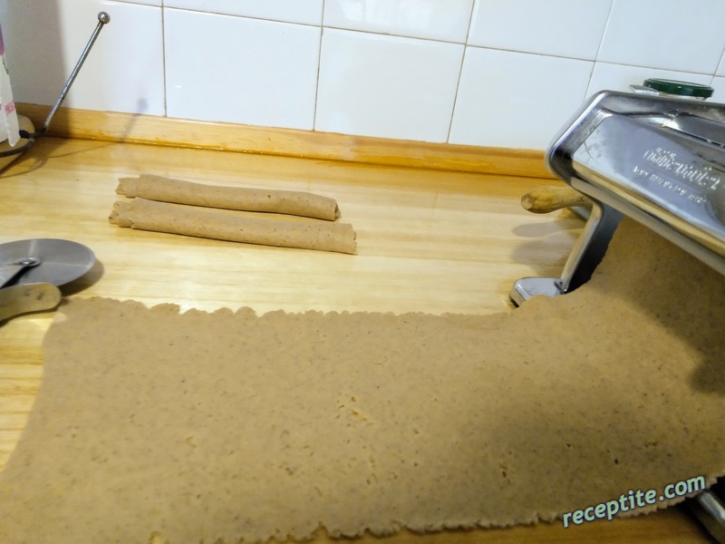 Снимки към Канелени пръчици от маслено тесто