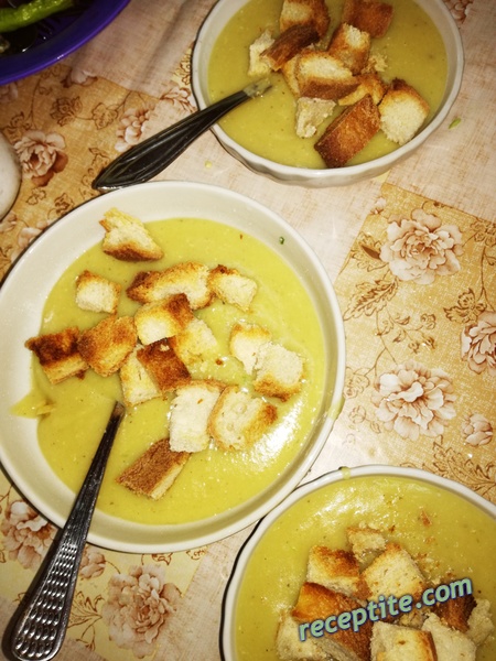 Снимки към Щадяща крем-супа с коприва Digestive