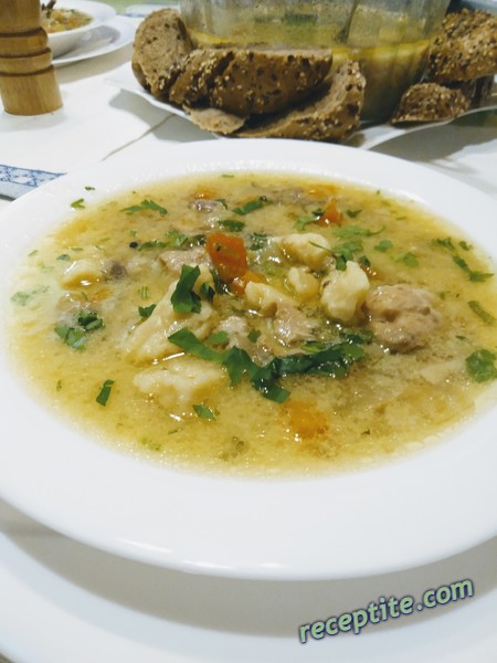 Снимки към Пилешка супа с галушки