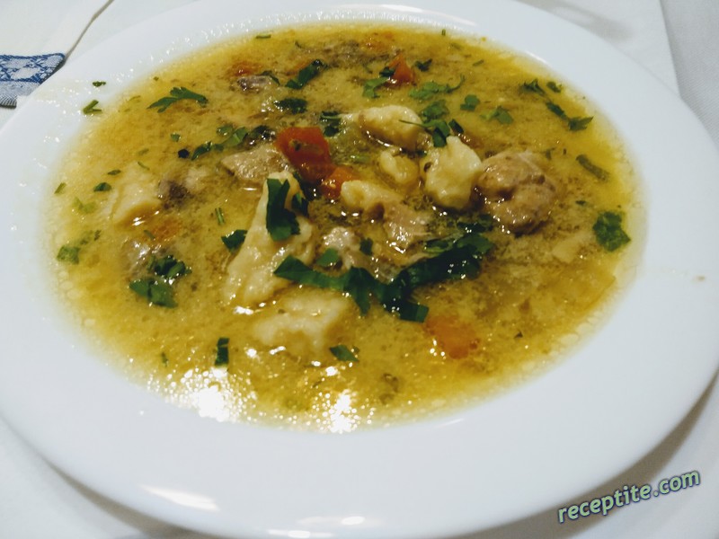 Снимки към Пилешка супа с галушки