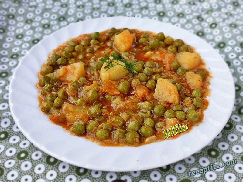 Снимки към Грах с млади картофи и моркови