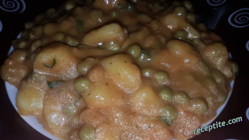 Снимки към Селска яхния с грах и картофи