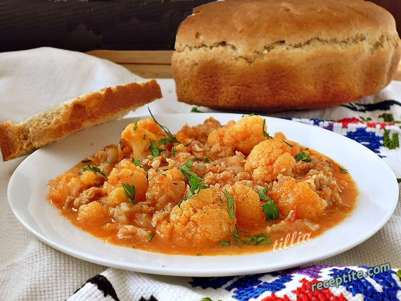 Снимки към Яхния с карфиол и кайма