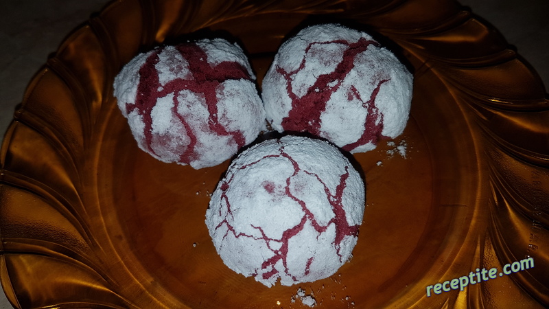 Снимки към Какаови напукани сладки