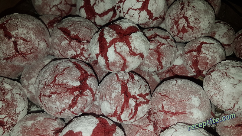 Снимки към Какаови напукани сладки