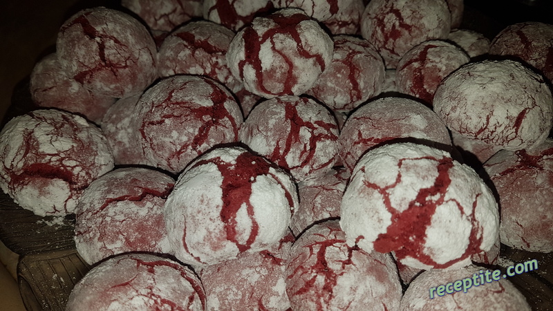 Снимки към Какаови напукани сладки