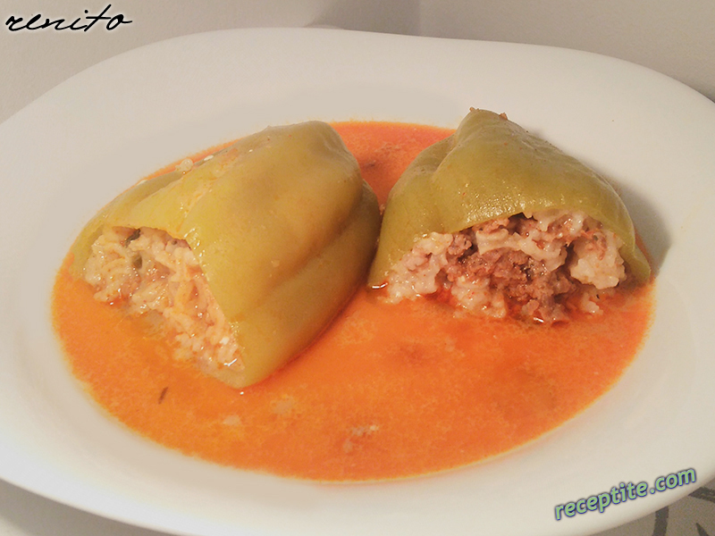 Снимки към Пълнени чушки с кайма и ориз със застройка