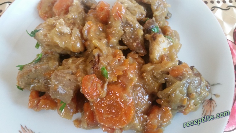 Снимки към Свинско с гъби и лук