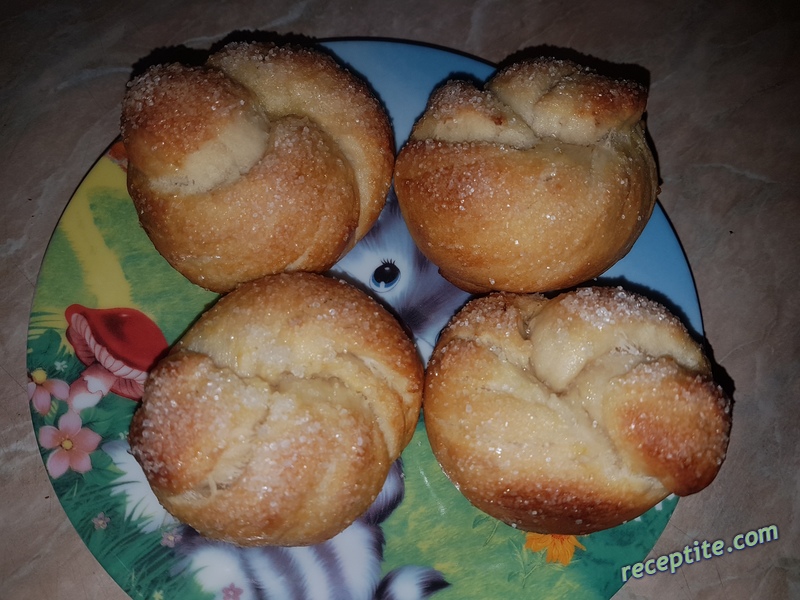 Снимки към Козунак и козуначни кифлички