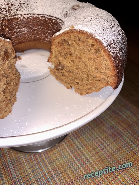 Снимки към Кекс с ябълки и орехи