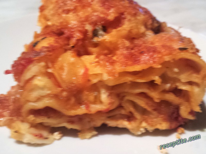 Снимки към Лазаня с кайма и доматен сос и домашни кори