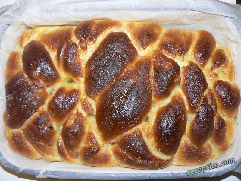 Снимки към Великденски козунак с домашна закваска