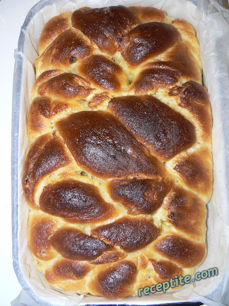 Снимки към Великденски козунак с домашна закваска