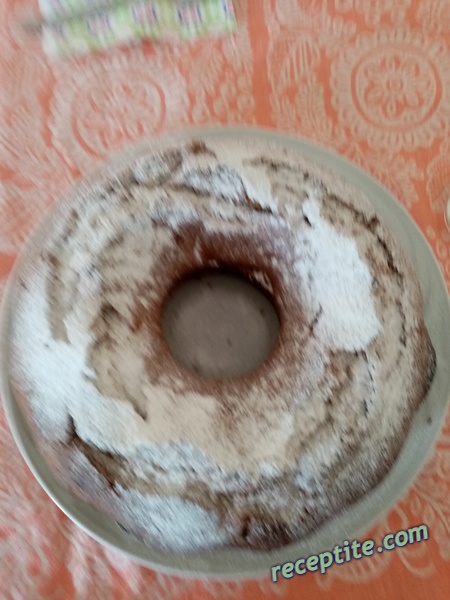 Снимки към Икономичен кекс без яйца със сладко