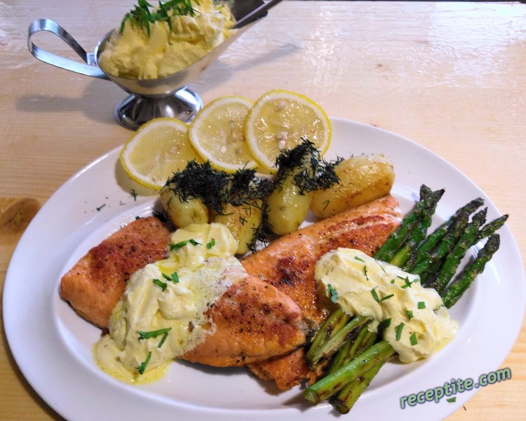 Снимки към Сос Холандез (Hollandaise)