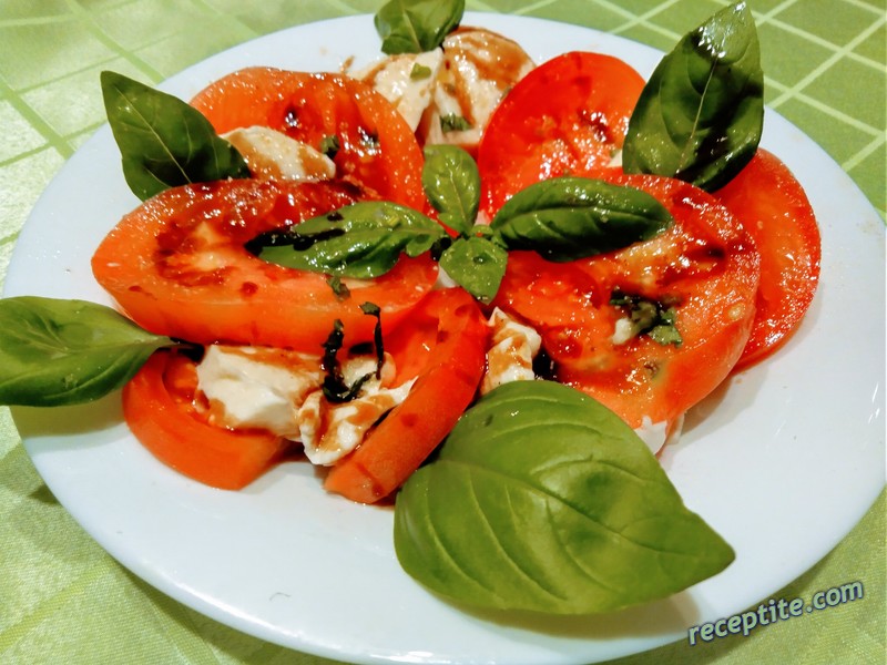 Снимки към Салата Капрезе