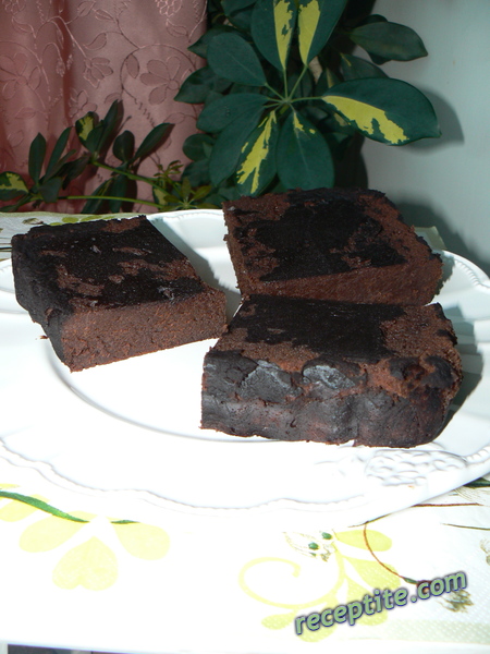 Снимки към Фин шоколадов сладкиш с деликатен вкус