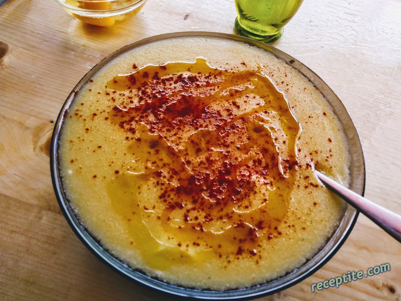 Снимки към Качамак с яйца на фурна
