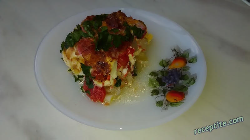 Снимки към Сирене по шопски с лук