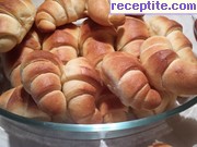 снимка 1 към рецепта Кифлички със закваска