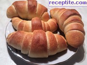 снимка 3 към рецепта Кифлички със закваска